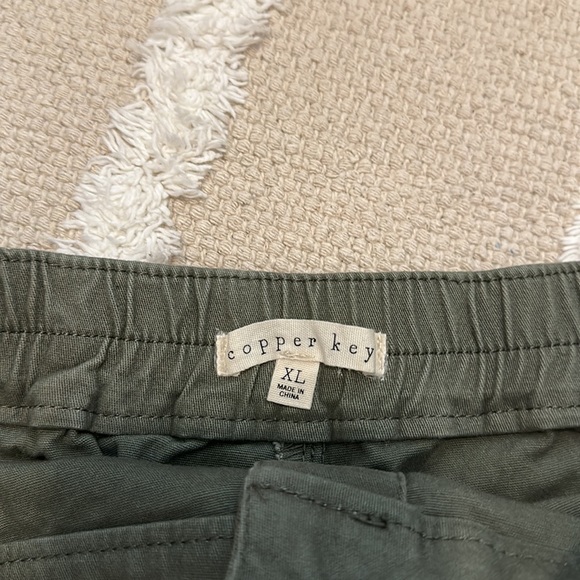 The brand is Copper Key and the size is a XL(worn a couple of times) - Picture 2 of 2